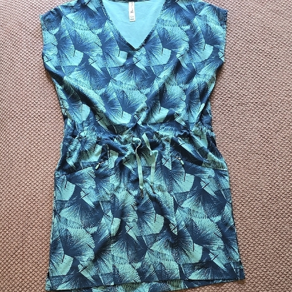 Kyodan Dresses & Skirts - Kyodan Outdoor Tropical Blue and Green Dress